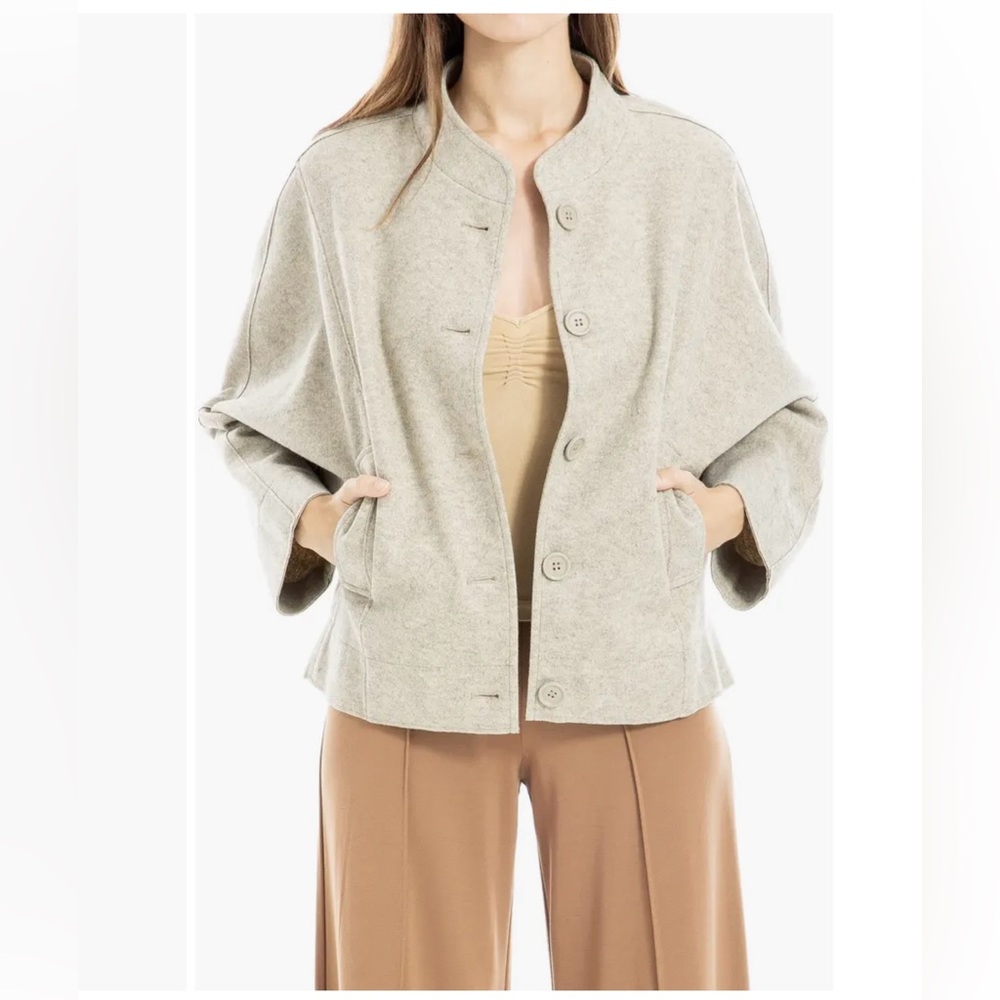 Max Studio Women’s Edgy Oatmeal Bomber Jacket Size Large NWT